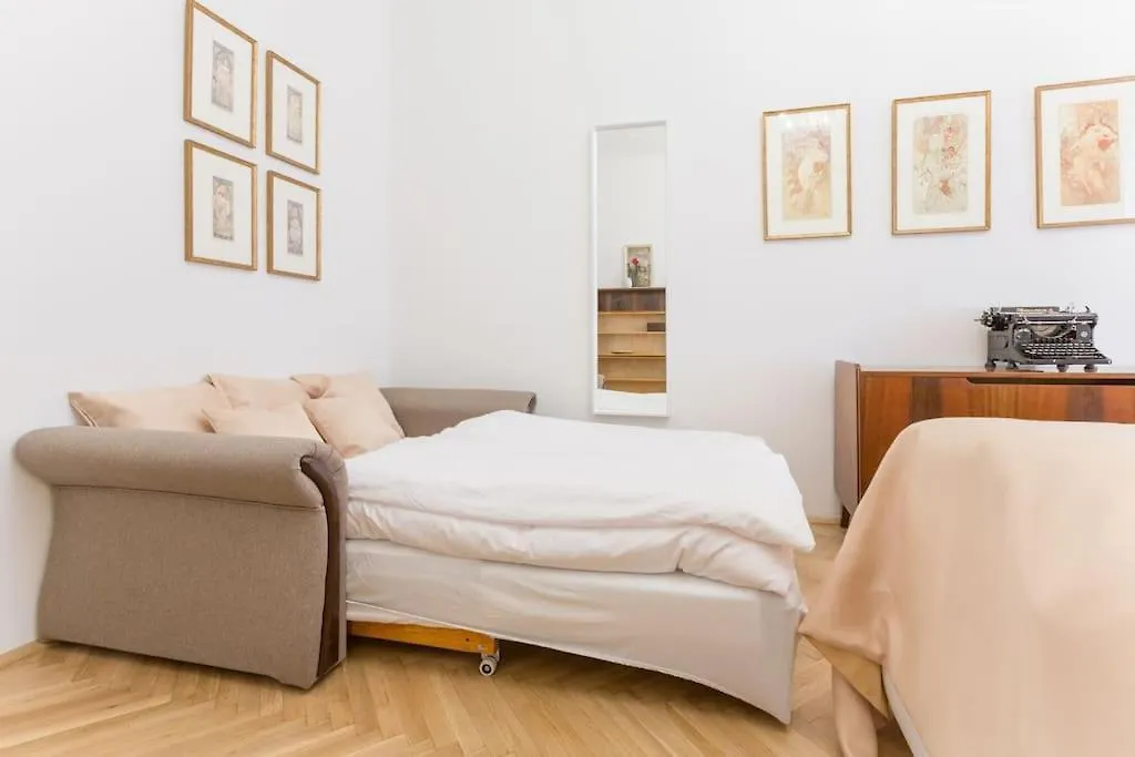 דירה Prague Days - 3Bdr Apt - Small Balcony - 2 Bathrooms - 90 Sqm
