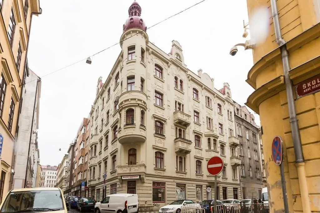 דירה Prague Days - 3Bdr Apt - Small Balcony - 2 Bathrooms - 90 Sqm צ'כיה